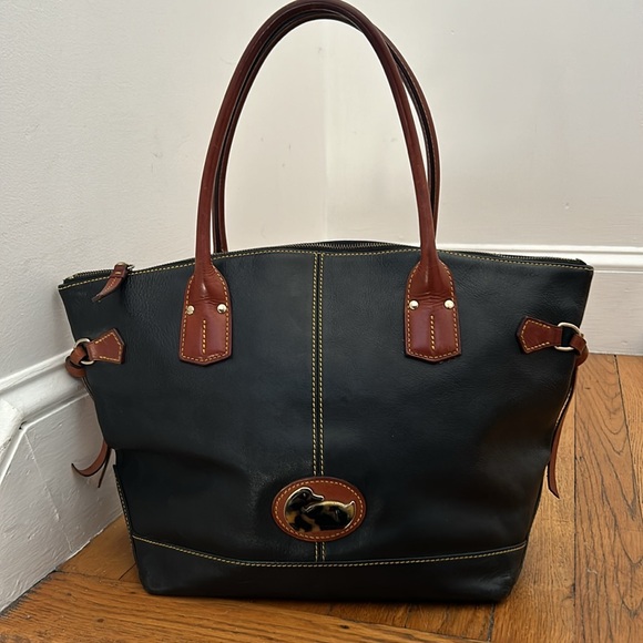 Dooney & Bourke Handbags - Vintage Dooney & Bourke Fairfield Champosa Black